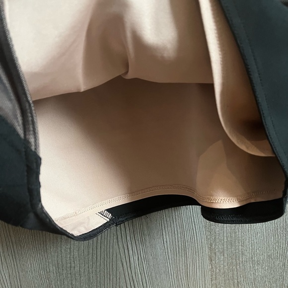 BCBG MaxAzria fitted mini dress with rock vibes - Picture 6 of 9